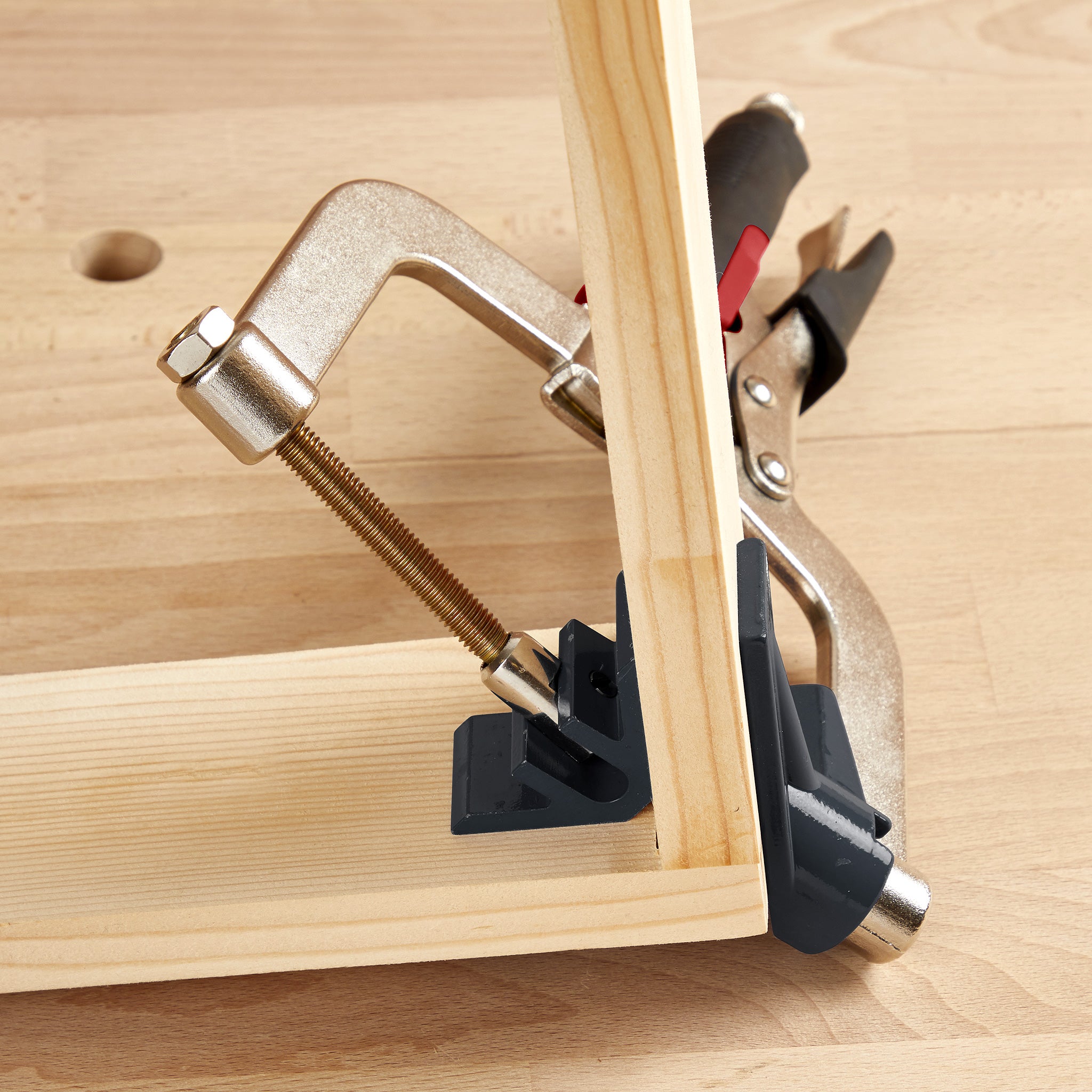 The Fastest, Easiest-To-Use 90° Corner Clamp For Your Woodworking Projects  